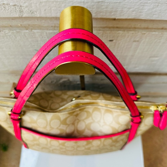 COACH monogram shoulder bag - Picture 9 of 17